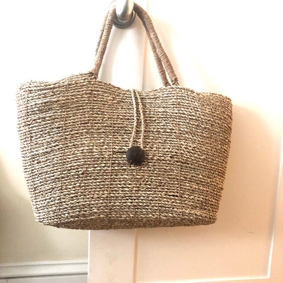 Straw Button Closure Tote - Picture 2 of 4